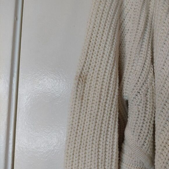 Ricky's WhiteâKittedâCardiganâSweater - Picture 4 of 10